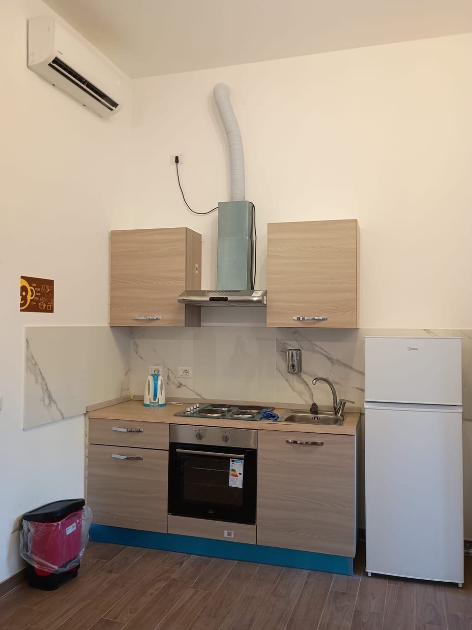 Shared fridge, shared microwave