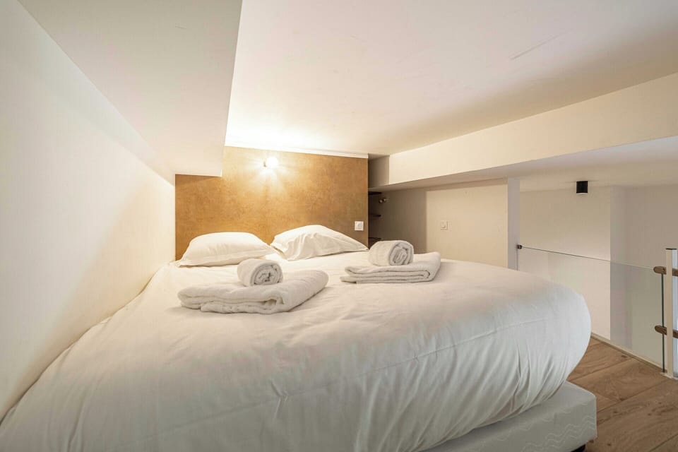 Apartment | 1 bedroom, laptop workspace, iron/ironing board, bed sheets