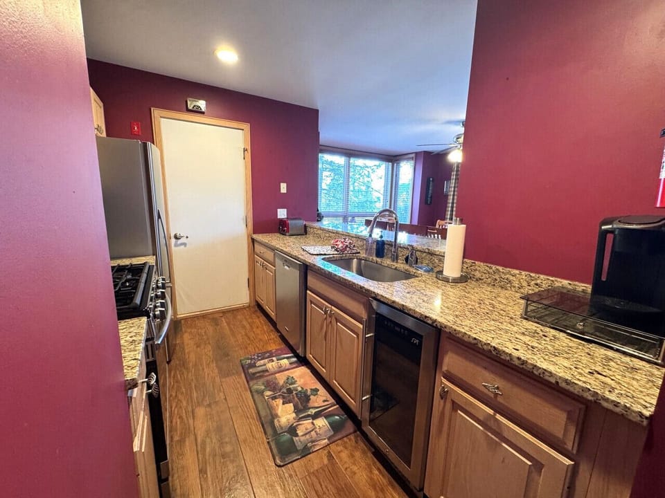Fully equipped kitchen with SS appliances