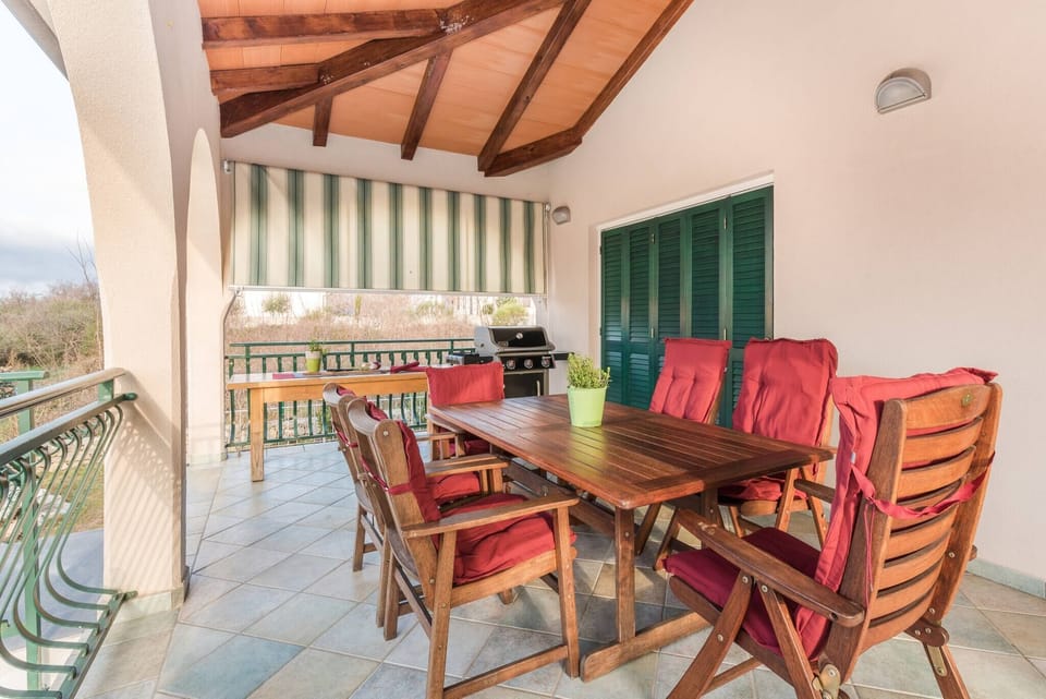 Terrace dining room