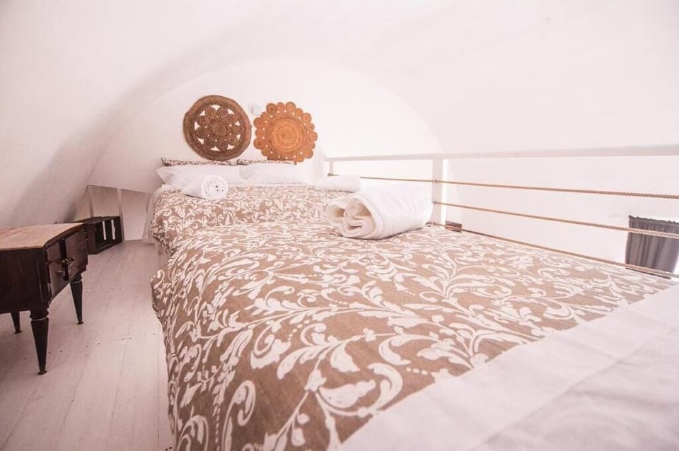 Studio | Blackout drapes, soundproofing, iron/ironing board, WiFi (free)