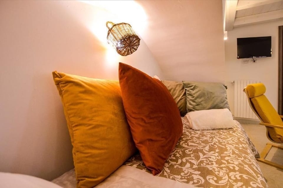 Blackout drapes, soundproofing, iron/ironing board, WiFi (free)