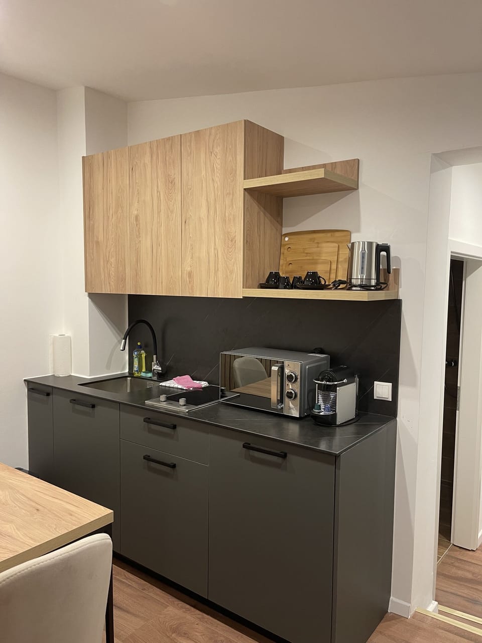 Studio, Private Bathroom | Shared kitchen | Fridge, microwave, stovetop, cookware/dishes/utensils