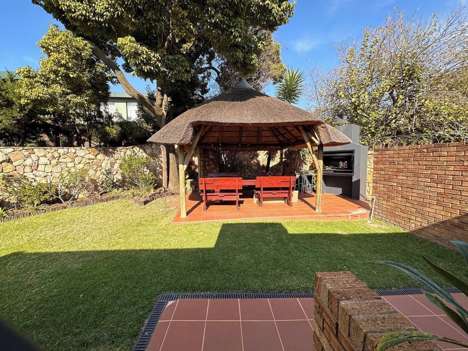 House, 3 Bedrooms, Accessible, Balcony | Outdoor dining