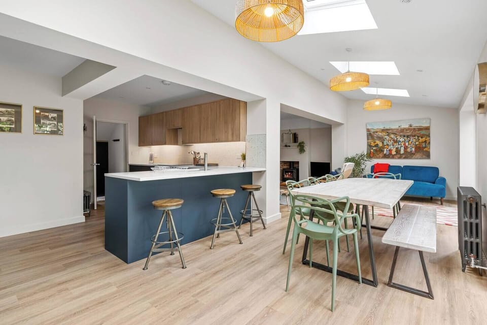 Open plan kitchen and dining area
