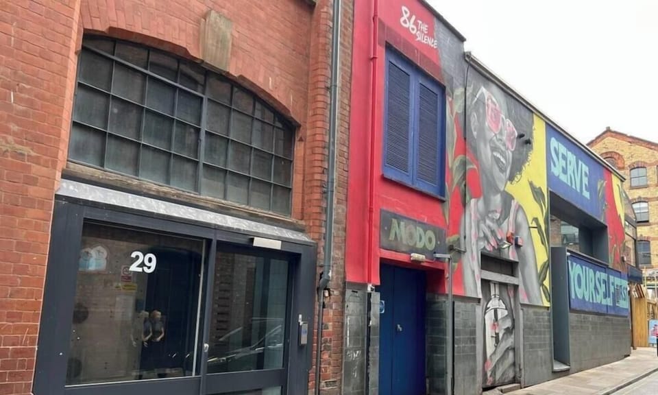 Secure building entrance in a prime Liverpool city centre location, just steps from bars, restaurants, and nightlife. Easy self check-in and perfect access to explore everything the city has to offer.