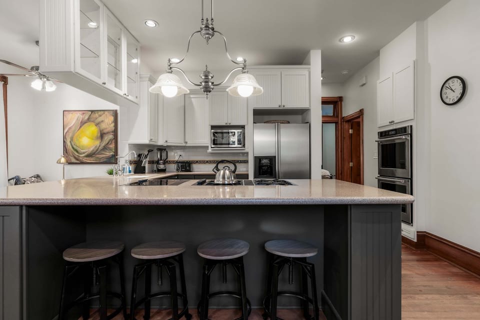 House | 5 bedrooms, high-speed internet