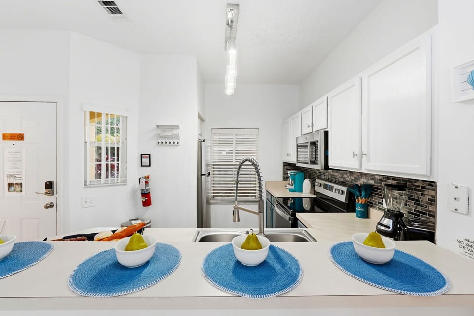 Kitchen Bar Stool Area