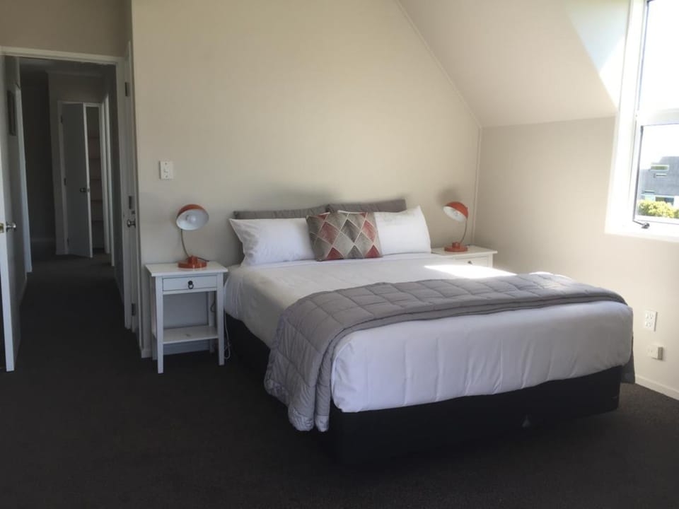 3 Bedroom House | Individually decorated, individually furnished, iron/ironing board