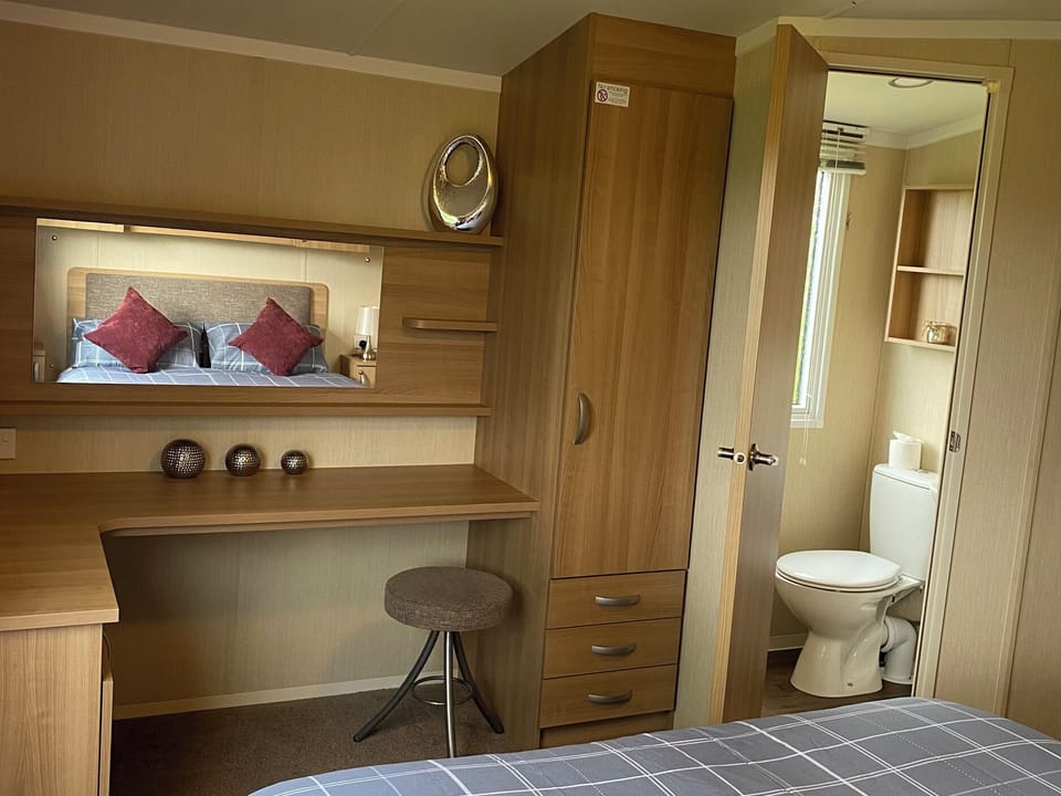 2 bedrooms, WiFi (free), individually decorated, individually furnished