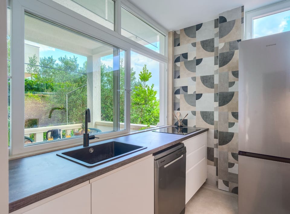 Apartment (Two Bedroom Apartment with Garden Ter) | Private kitchen | Fridge