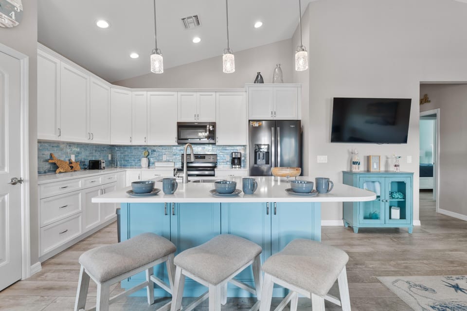 House, Multiple Beds (Hook Wine and Sinker) | Private kitchen