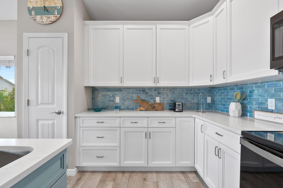 House, Multiple Beds (Hook Wine and Sinker) | Private kitchen