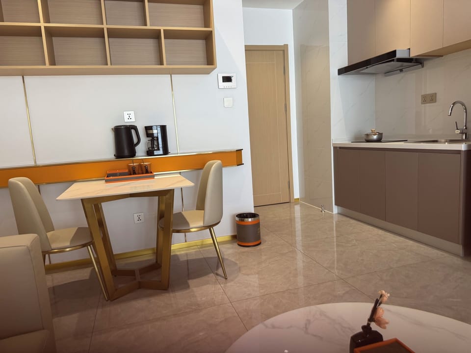 Deluxe Studio, River View | Interior