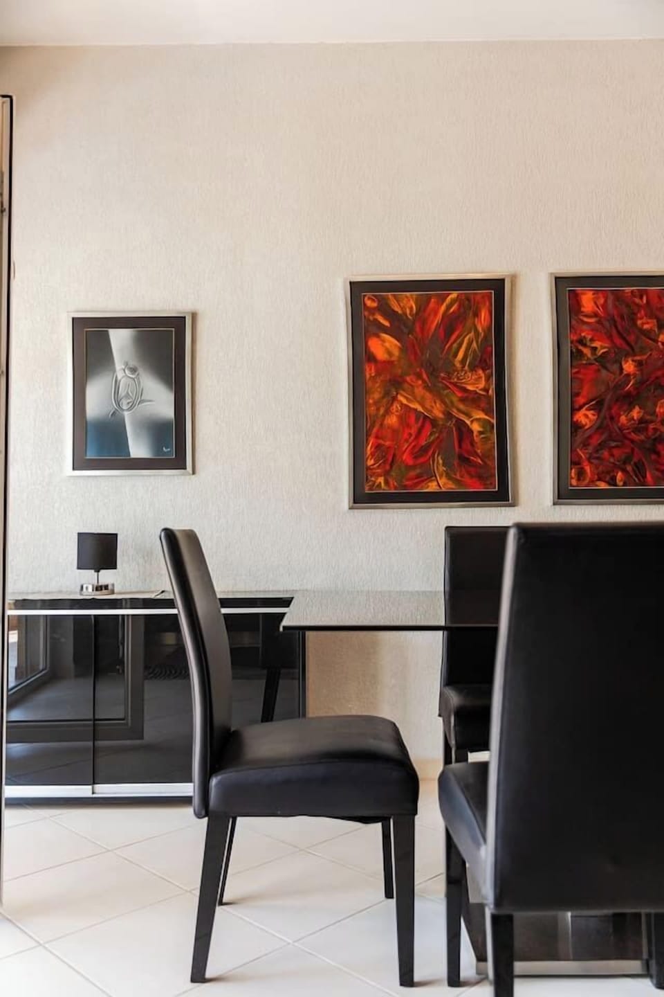 Dining area details