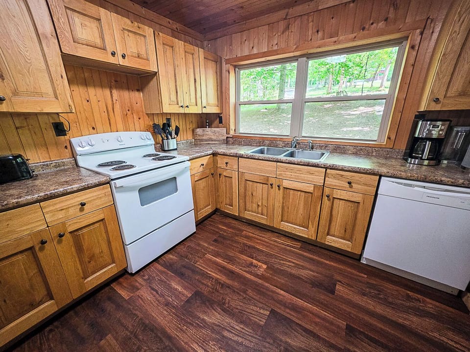Kitchen has everything you need to feed a crowd!