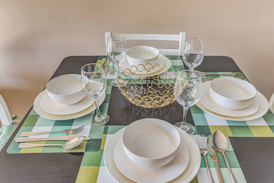 Apartment, 2 Bedrooms, Patio | Dining room
