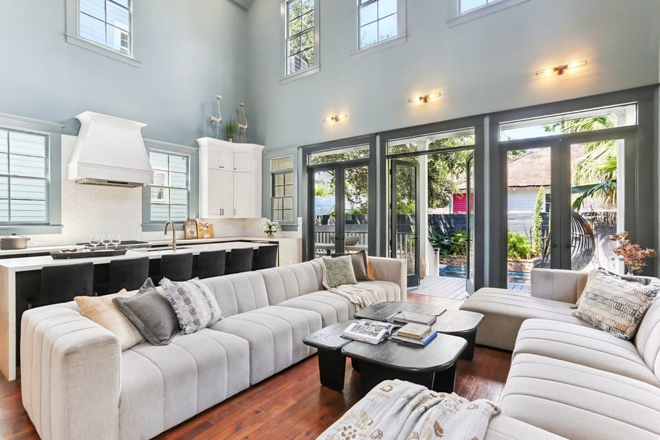 Home A | Living Room | XL Flat Screen TV | First Floor | Central Common Area