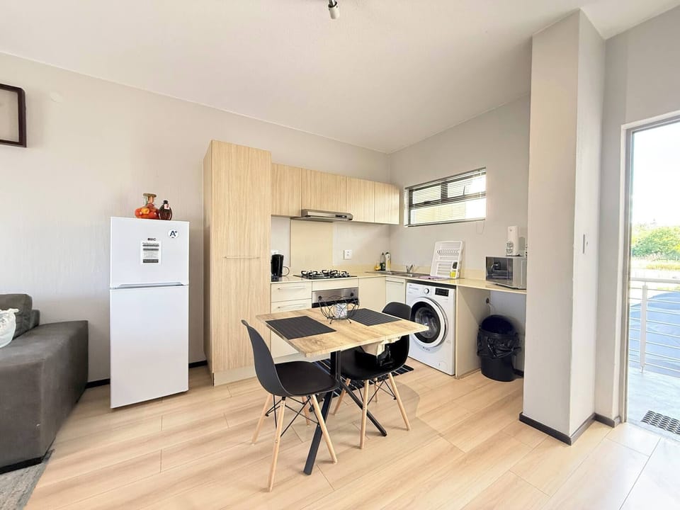 Apartment, 1 Bedroom, Balcony | Laundry