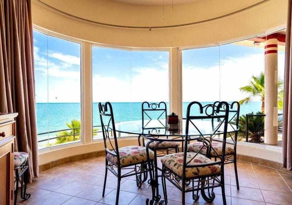 Casa Dos Pisos Downstairs Vacation Rental in Las Palmas, San Felipe Baja Mexico - table with views to the beach