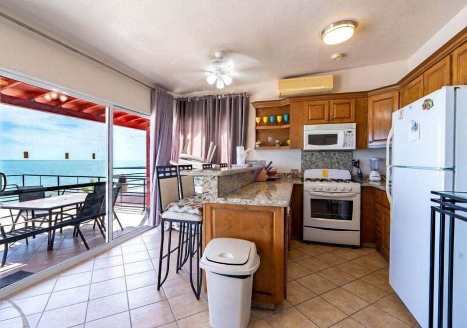 Casa Dos Pisos A Vacation Rental in Las Palmas, San Felipe B.C - kitchen with views to the beach