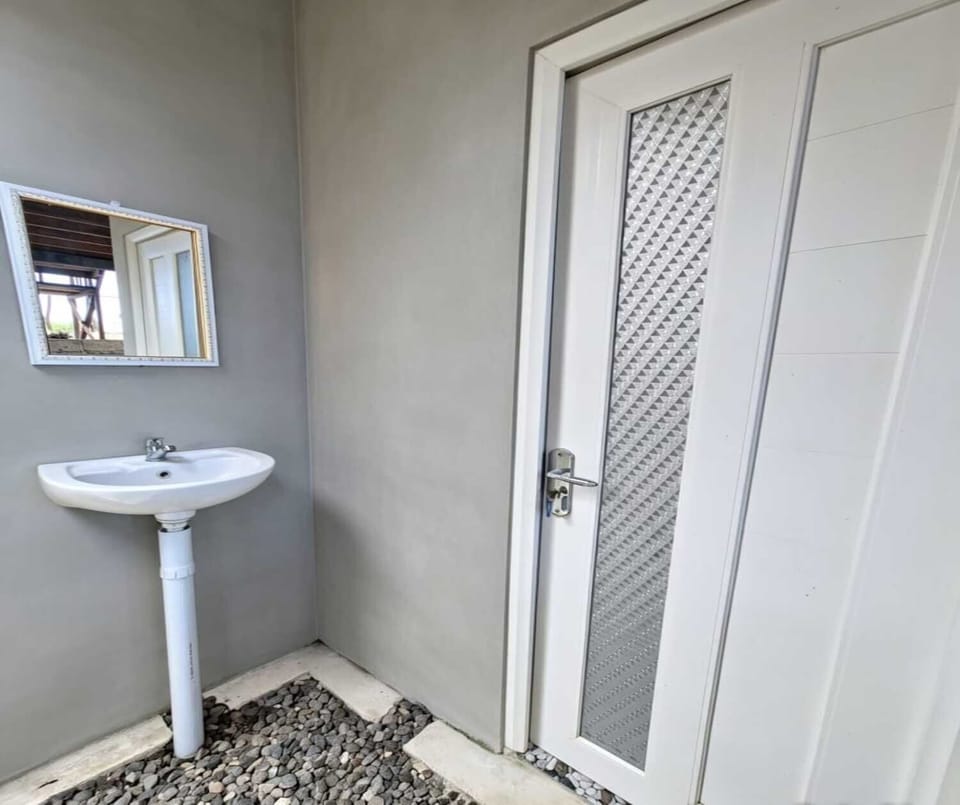 Deluxe Room, Ocean View | Bathroom