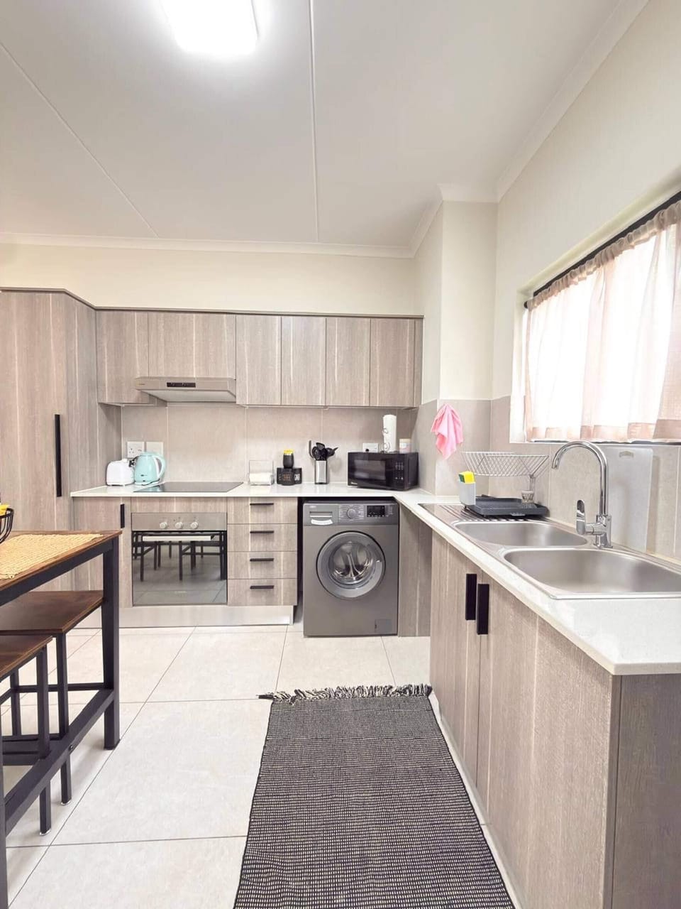 Apartment, 2 Bedrooms, Balcony | Laundry