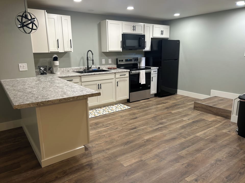 Full kitchen