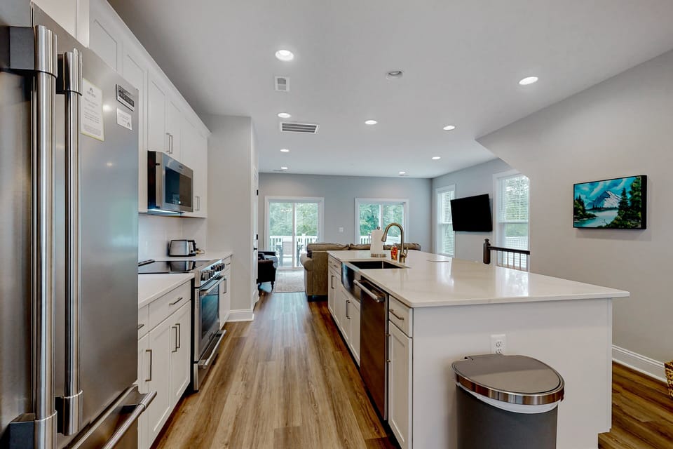 House, Multiple Beds, Balcony (The Cove is Calling) | Private kitchen