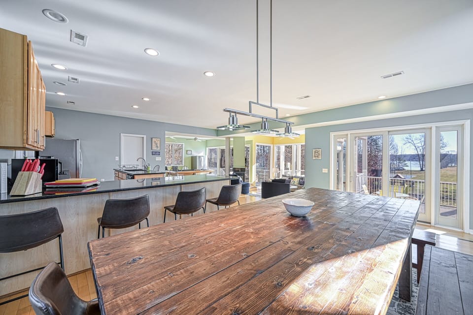 House, Multiple Beds (Straight to the Point) | 6 bedrooms, individually decorated, individually furnished, bed sheets