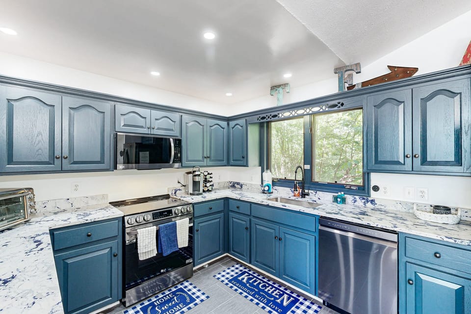 House, Multiple Beds, Kitchen (Plum Paradise) | Private kitchen