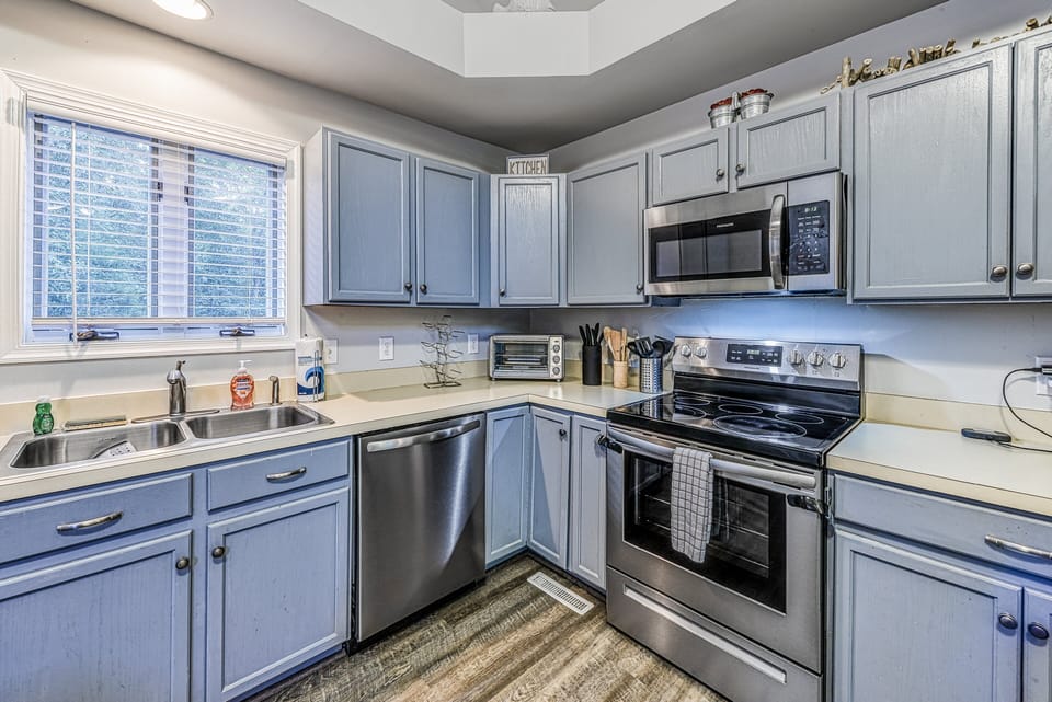 House, Multiple Beds, Kitchen (Serenity Point) | Private kitchen