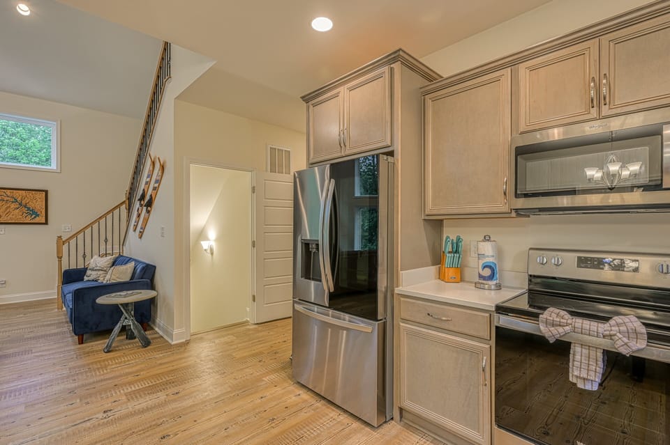 House, Multiple Beds, Hot Tub (Castaway Cove) | Interior