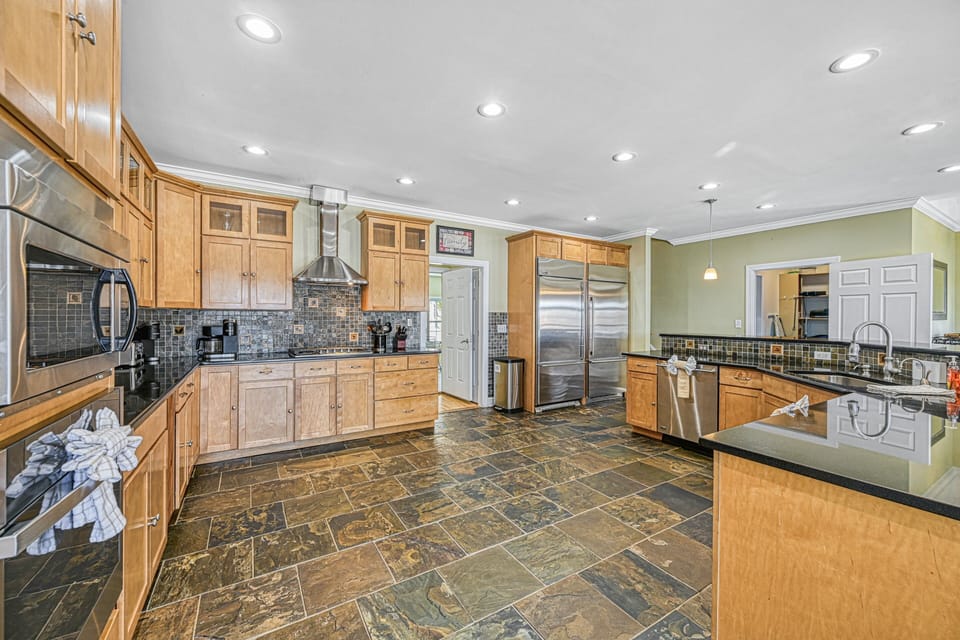 House, Multiple Beds, Hot Tub (Great Escape at Eagle's Nest) | Private kitchen