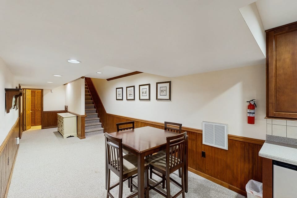 House, Multiple Beds (Sunset Serenity) | 5 bedrooms, individually decorated, individually furnished, bed sheets