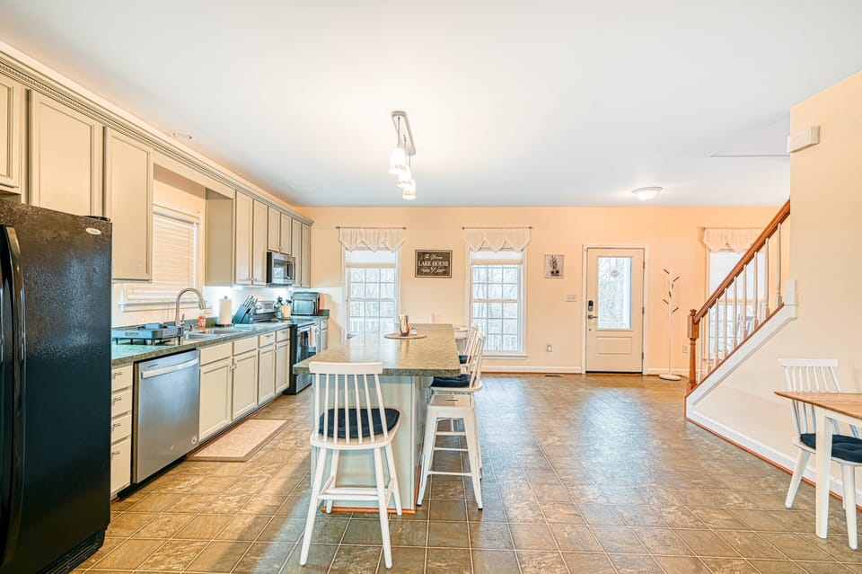House, Multiple Beds, Hot Tub (Cookies Casa) | Private kitchen