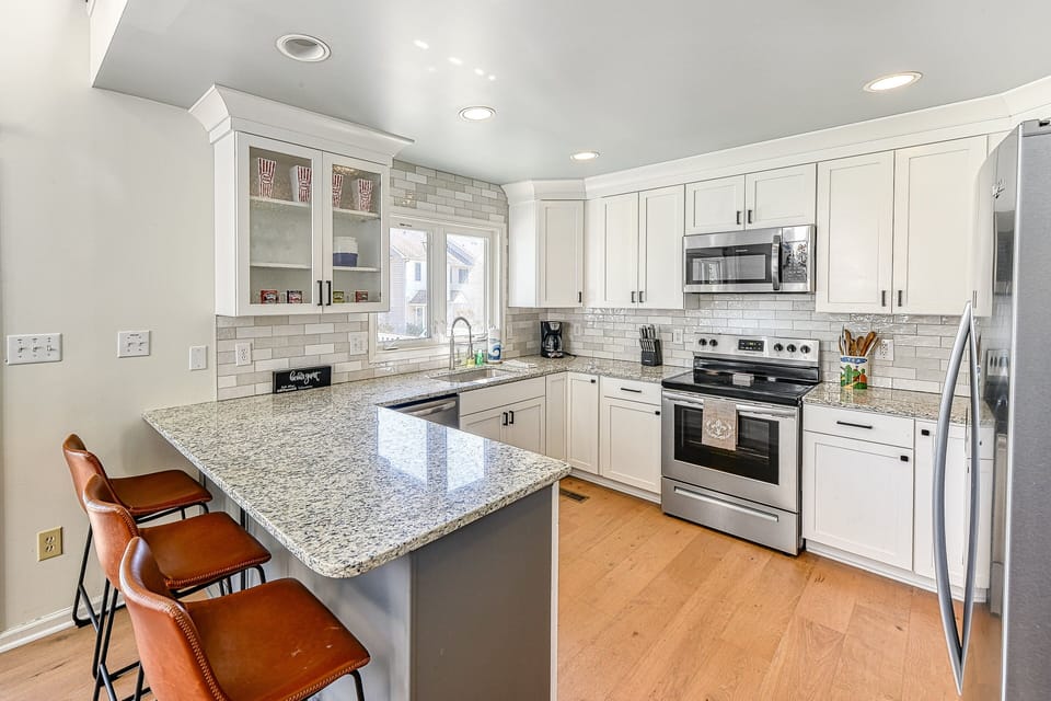House, Multiple Beds, Balcony (Oak Alley) | Private kitchen