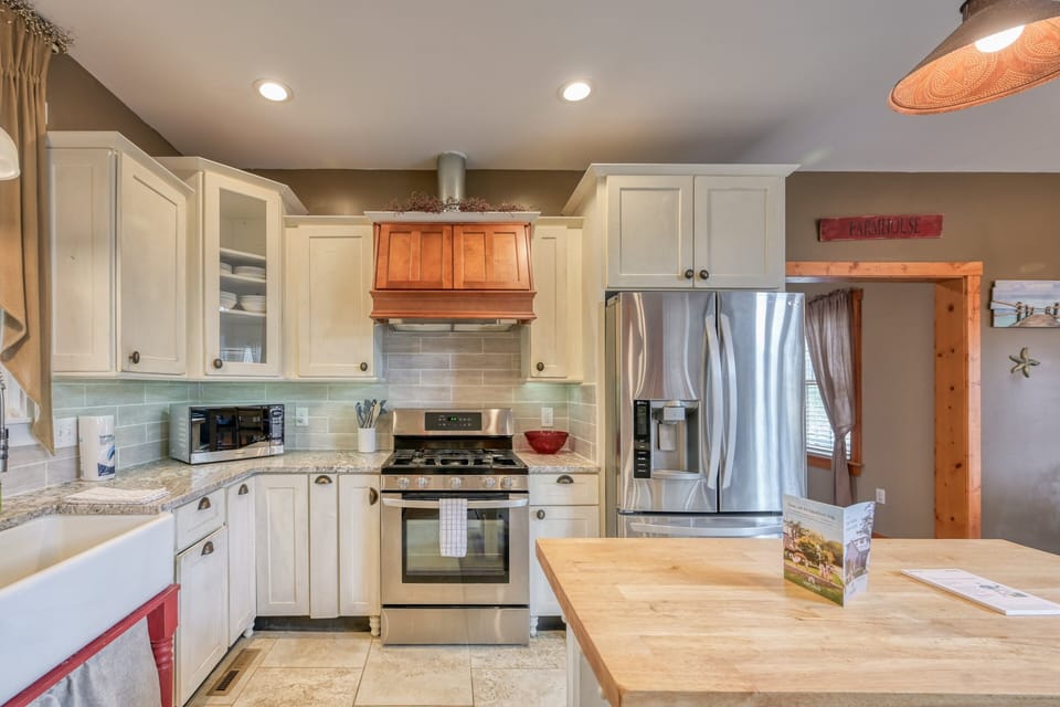 House, Multiple Beds (Mo-Anna Oh-Anna) | Private kitchen