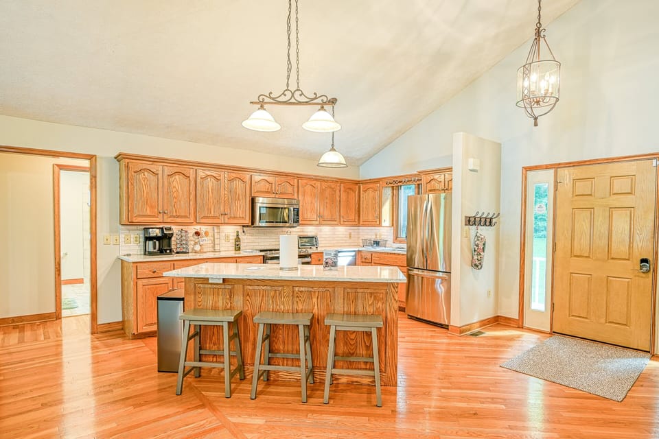 House, Multiple Beds, Hot Tub (Freedom Cove) | Private kitchen