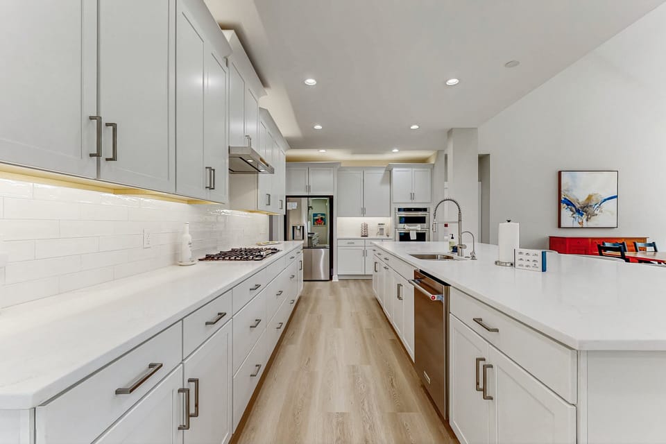 House, Multiple Beds, Balcony (Lake House Escape) | Private kitchen