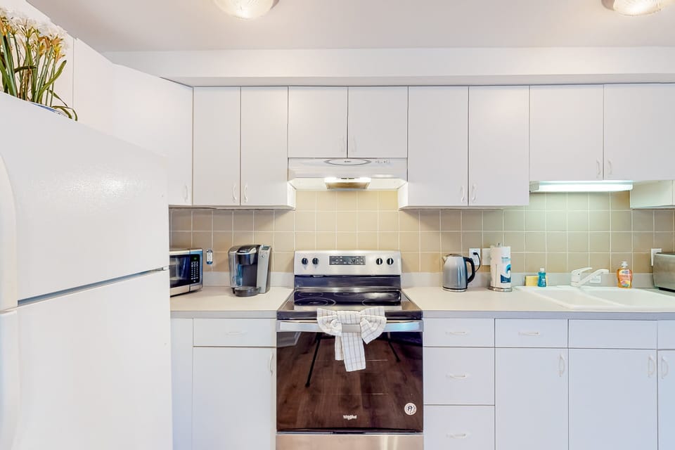 Condo, Multiple Beds, Balcony (Blue Heaven) | Private kitchen