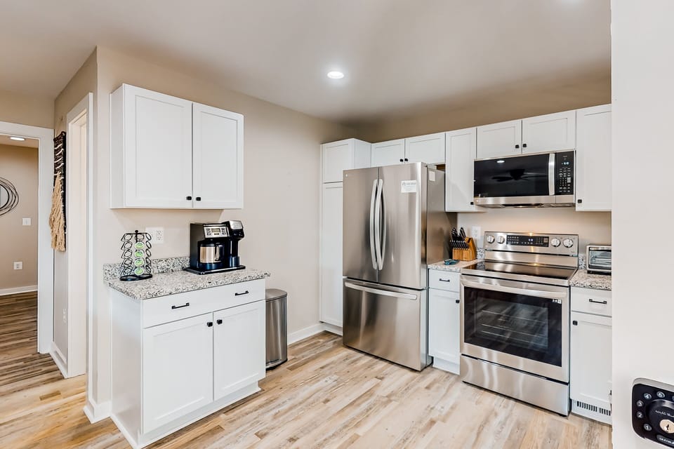 House, Multiple Beds, Kitchen (Belmont Daydream) | Private kitchen