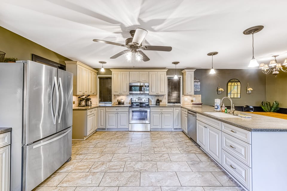 House, Multiple Beds, Hot Tub (Sunset Beach) | Private kitchen