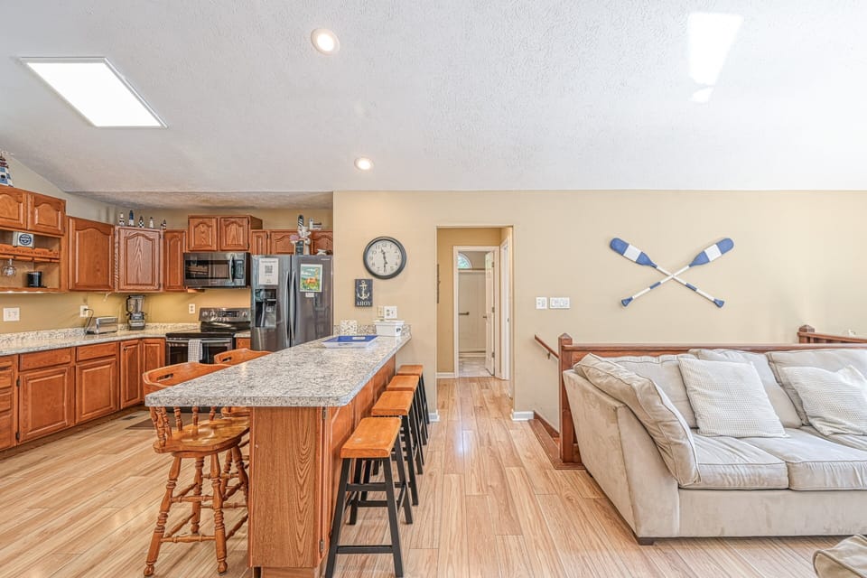 House, Multiple Beds (No Wake Zone) | Living area