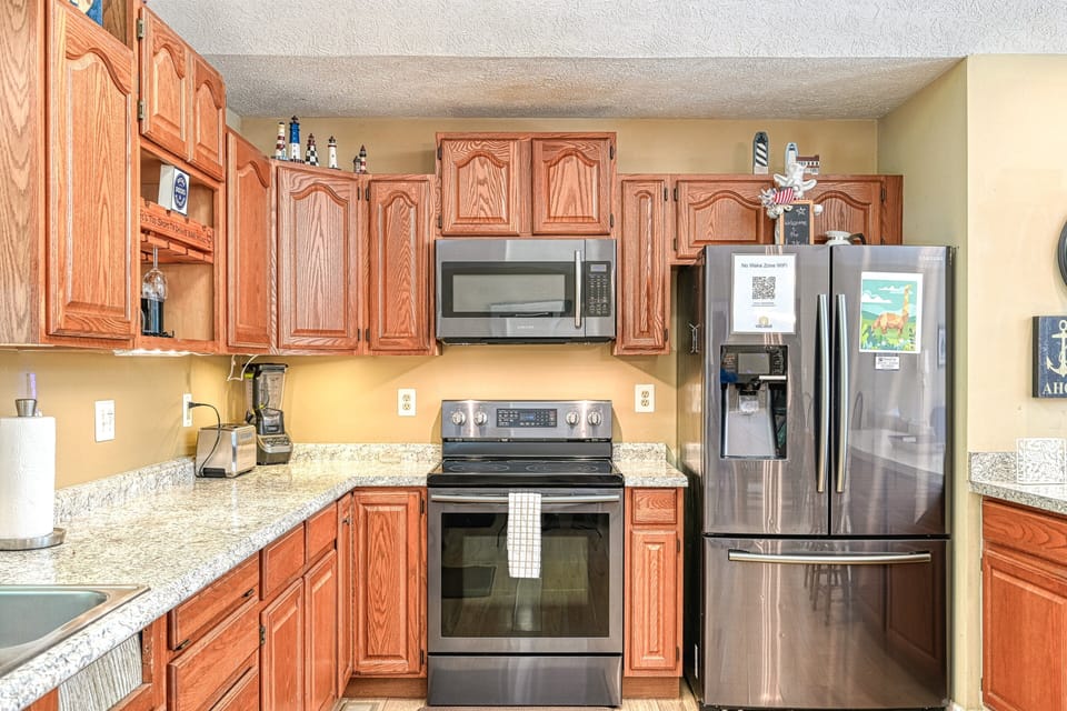 House, Multiple Beds, Balcony (No Wake Zone) | Private kitchen
