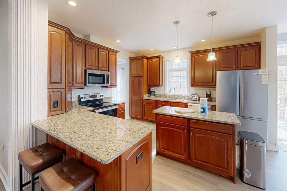 House, Multiple Beds, Kitchen (Lake Escape Getaway) | Private kitchen