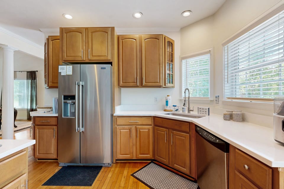 House, Multiple Beds, Fireplace (Lake Effect) | Private kitchen