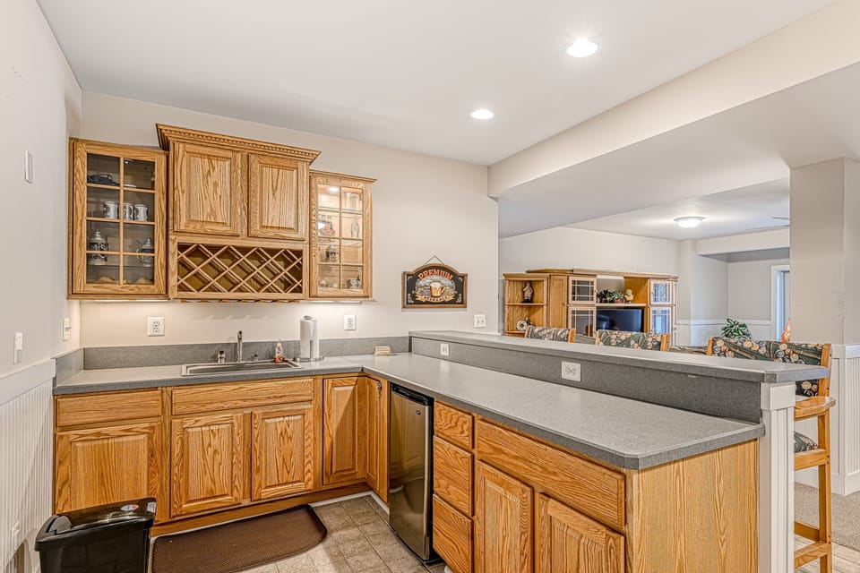 House, Multiple Beds, Kitchen (Lake Anna Cabana) | Private kitchen