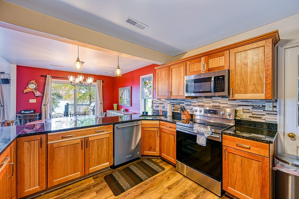 House, Multiple Beds, Kitchen (Sunset Splendor) | Private kitchen