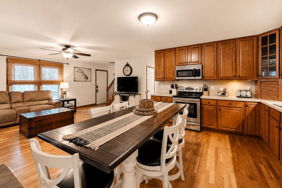 House, Multiple Beds, Fireplace (Paradise Haven) | Interior